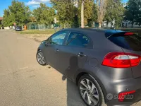 Usata Kia Rio 90 CV (66 kW) 2015 Grigio Berlina