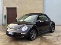 Usata VW New Beetle 101 CV (74 kW) 2010 Nero Utilitaria