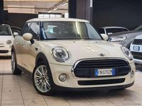 Usata Mini Cooper D 116 CV (85 kW) 2016 Beige Utilitaria