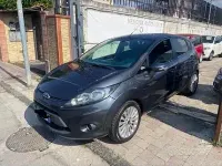 Usata Ford Fiesta 68 CV (50 kW) 2010 Grigio Berlina
