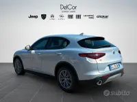 Usado Alfa Romeo Stelvio Business 190 CV (139 kW) 2021 Azul SUV