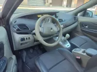 Usata Renault Scenic E-Tech Luxe 131 CV (96 kW) 2011 Marrone Monovolume