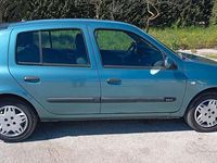 Usata Renault Clio II 75 CV (55 kW) 2004 Grigio Utilitaria