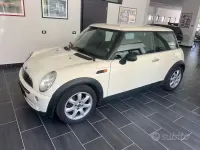 Begagnad Mini ONE 90 HK (66 kW) 2006 Beige Halvkombi