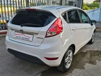 Usata Ford Fiesta Titanium 75 CV (55 kW) 2015 Bianco Utilitaria