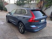 Usata Volvo XC60 Plus 197 CV (144 kW) 2022 Blu metallizzato SUV