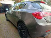 Usata Alfa Romeo Giulietta Exclusive 170 CV (125 kW) 2011 Grigio Utilitaria
