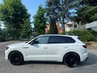 Usata VW Touareg R-line 231 CV (169 kW) 2023 Bianco SUV