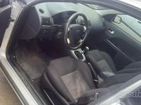 Begagnad Ford Mondeo 2003 Grå