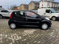 Usata Peugeot 107 68 CV (50 kW) 2008 Nero Utilitaria