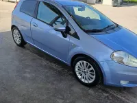 Usata Fiat Grande Punto 90 CV (66 kW) 2005 Bluazzurro Utilitaria