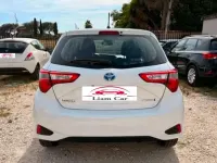 Usata Toyota Yaris Hybrid 73 CV (53 kW) 2018 Bianco Berlina