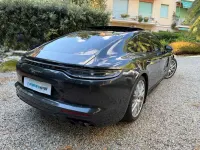Usata Porsche Panamera Platinum Edition 330 CV (242 kW) 2022 Grigio vulcano metallizzato Berlina