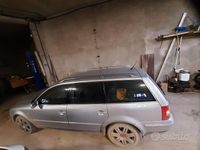Usata VW Passat 110 CV (80 kW) 2001 Grigio Station wagon