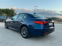 Usata Alfa Romeo Giulia 150 CV (110 kW) 2016 Bluazzurro Berlina