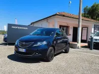 Usata Lancia Ypsilon Silver 69 CV (50 kW) 2022 Blu Utilitaria