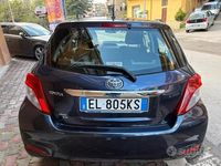 Usata Toyota Yaris Lounge 99 CV (72 kW) 2012 Grigio Utilitaria