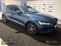 Usata Volvo V60 Core 197 CV (144 kW) 2023 Blu metallizzato Station wagon