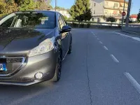 Usata Peugeot 208 95 CV (69 kW) 2015 Grigio Utilitaria