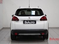 Usata Peugeot 2008 Allure 100 CV (73 kW) 2017 Bianco SUV
