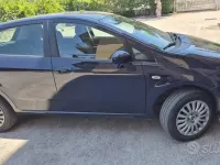 Usata Fiat Punto Evo 77 CV (56 kW) 2011 Bluazzurro Utilitaria