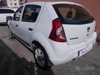 Usata Dacia Sandero 75 CV (55 kW) 2012 Bianco Berlina