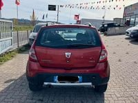 Usata Dacia Sandero Stepway 88 CV (64 kW) 2011 Rosso Berlina