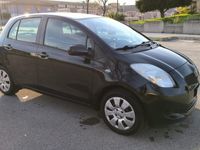 usata Toyota Yaris 1.0cc 2007 benzina neopatentati