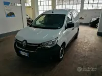 Usado Renault Kangoo 75 CV (55 kW) 2022 Blanco Monovolumen
