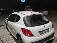 Usata Peugeot 207 120 CV (88 kW) 2009 Bianco Utilitaria