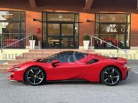 Usata Ferrari SF90 780 CV (573 kW) 2022 Rosso Coupé