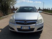 Usata Opel Astra Edition 116 CV (85 kW) 2007 Argento Berlina