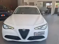 Usata Alfa Romeo Giulia Super 180 CV (132 kW) 2017 Bianco Berlina