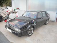 Usata Alfa Romeo 75 156 CV (114 kW) 1987 Nero Berlina