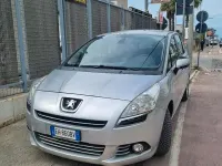 Usata Peugeot 5008 112 CV (82 kW) 2011 Grigio Monovolume