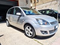 Second-hand Ford Fiesta 68 CP (50 kW) 2007 Gri Hatchback