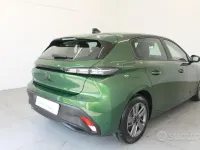 Usata Peugeot 308 Active 131 CV (96 kW) 2022 Verde Berlina