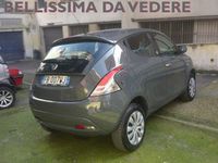 Usata Lancia Ypsilon Silver 85 CV (62 kW) 2015 Grigio Utilitaria