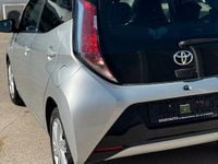 Usata Toyota Aygo X-pure 69 CV (50 kW) 2016 Grigio Utilitaria