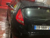 Usata Ford Fiesta 96 CV (70 kW) 2010 Nero Berlina