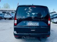 Usata VW Caddy 122 CV (89 kW) 2022 Nero Monovolume