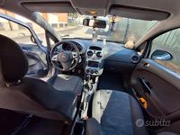 Usata Opel Corsa Edition 75 CV (55 kW) 2011 Grigio Utilitaria
