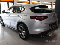 Usata Alfa Romeo Stelvio Executive 179 CV (131 kW) 2017 Argento SUV