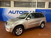 Usata Toyota RAV4 Sol 115 CV (84 kW) 2005 Argento SUV
