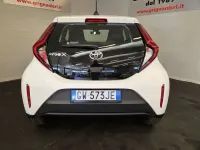 Usata Toyota Aygo X Active 72 CV (52 kW) 2024 Bianco SUV