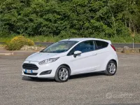 Gebraucht Ford Fiesta ST-Line 75 PS (55 kW) 2017 Weiß Kleinwagen