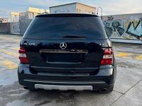Usata Mercedes ML320 224 CV (164 kW) 2006 Nero SUV