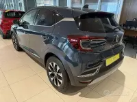 Usata Renault Captur Equilibre 101 CV (74 kW) 2024 Grigio SUV