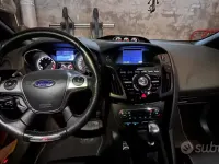 Usata Ford Focus ST 250 CV (183 kW) 2014 Giallo Berlina