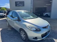 Usata Mazda 2 75 CV (55 kW) 2010 Blu Utilitaria